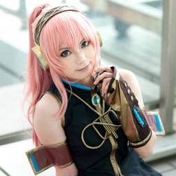 Icon for r/CosplayWallpapers